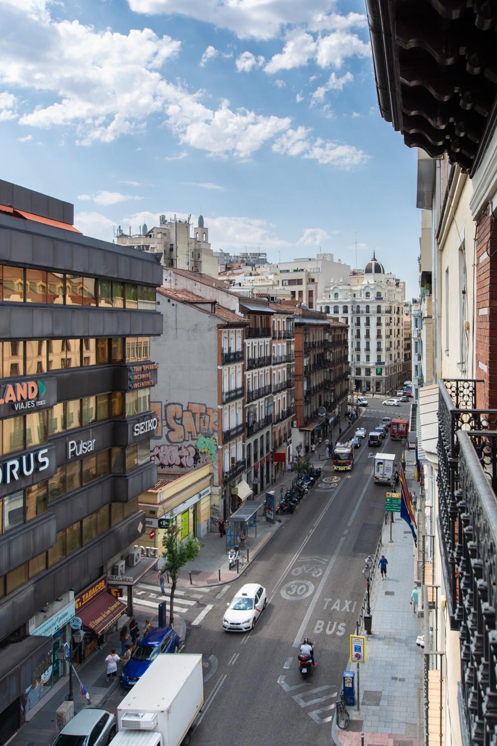 Ap Edificio Gran Via -Quinto Piso Sin Ascensor- Madri Exterior foto